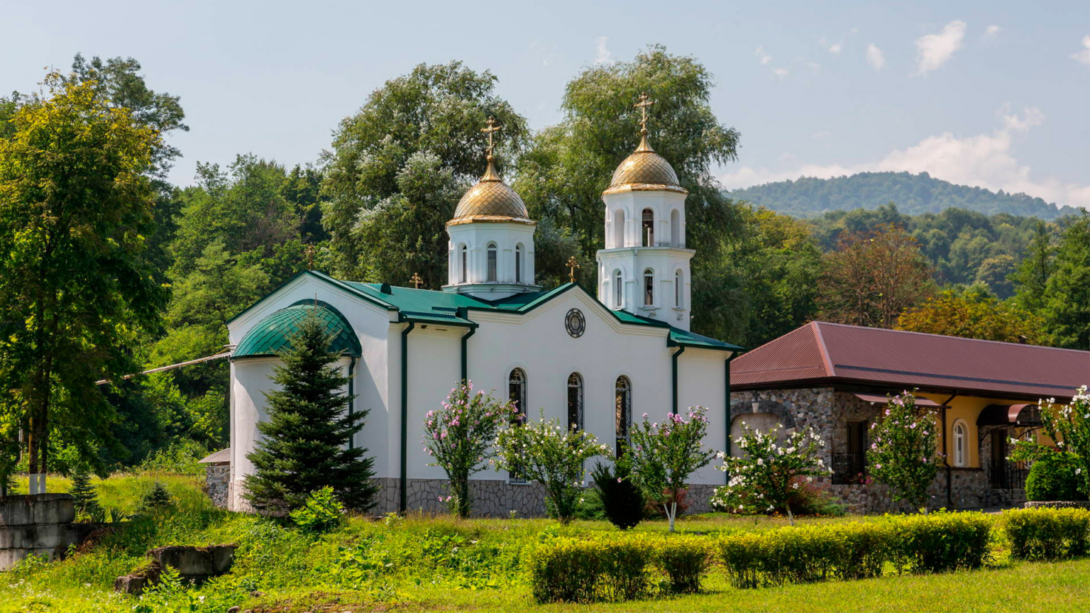 Аланский женский монастырь. Аланский Богоявленский женский монастырь. Богоявленский женский монастырь Северная Осетия. Женский монастырь в Осетии Алагир. Аланский женский монастырь в Алагире.